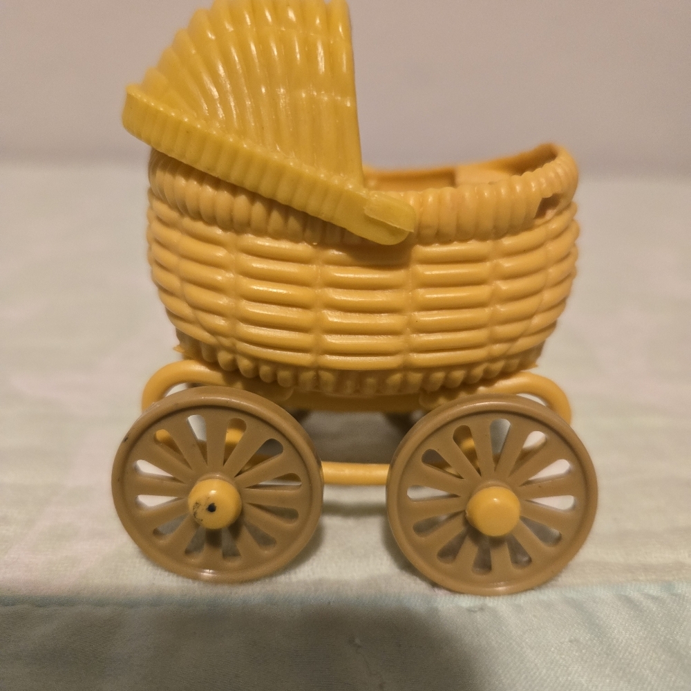 Vintage Knickerbocker Holly Hobbie Miniature Stroller Replacement Toy.